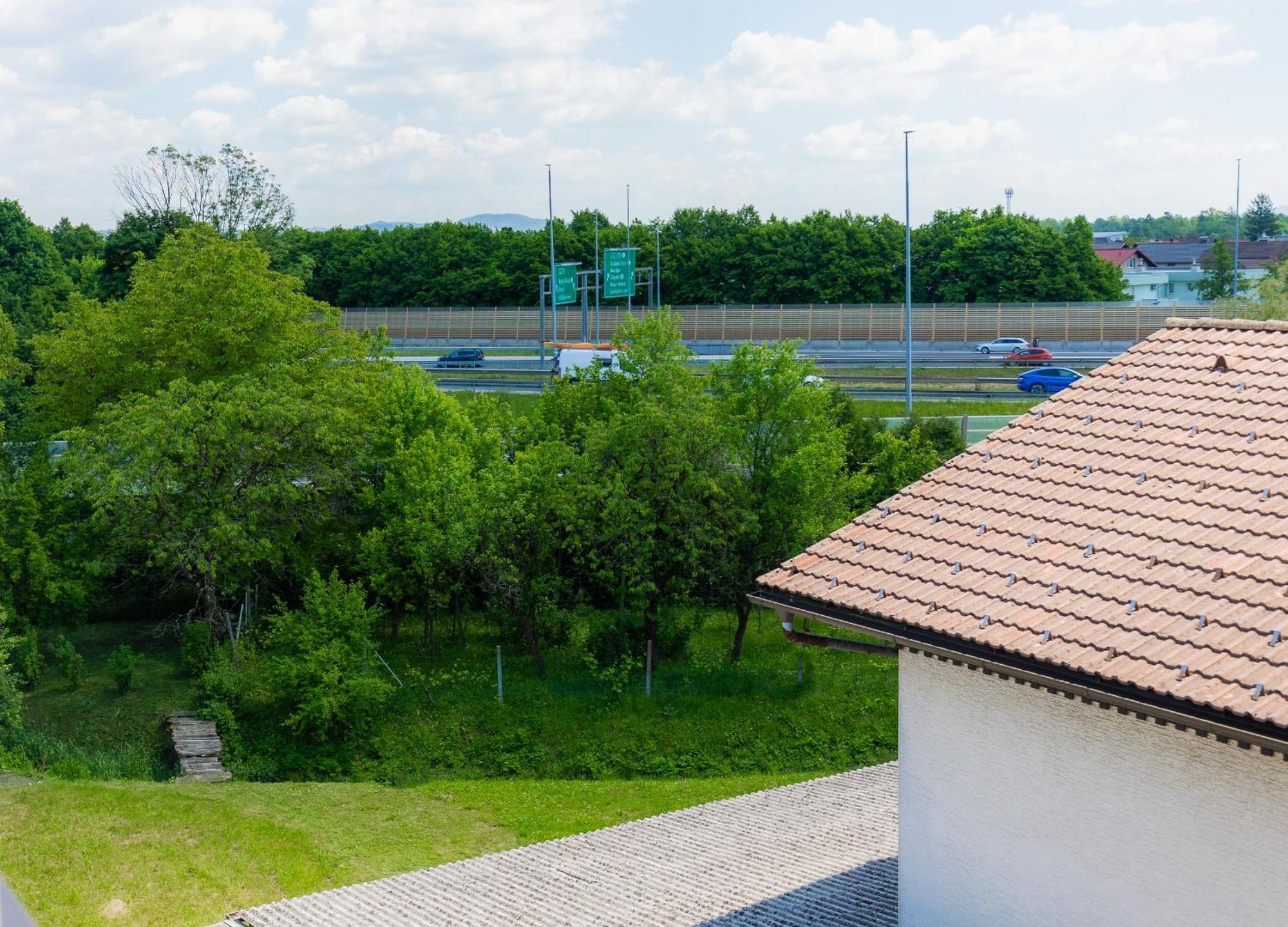 Rooms Kozarje Liubliana Exterior foto